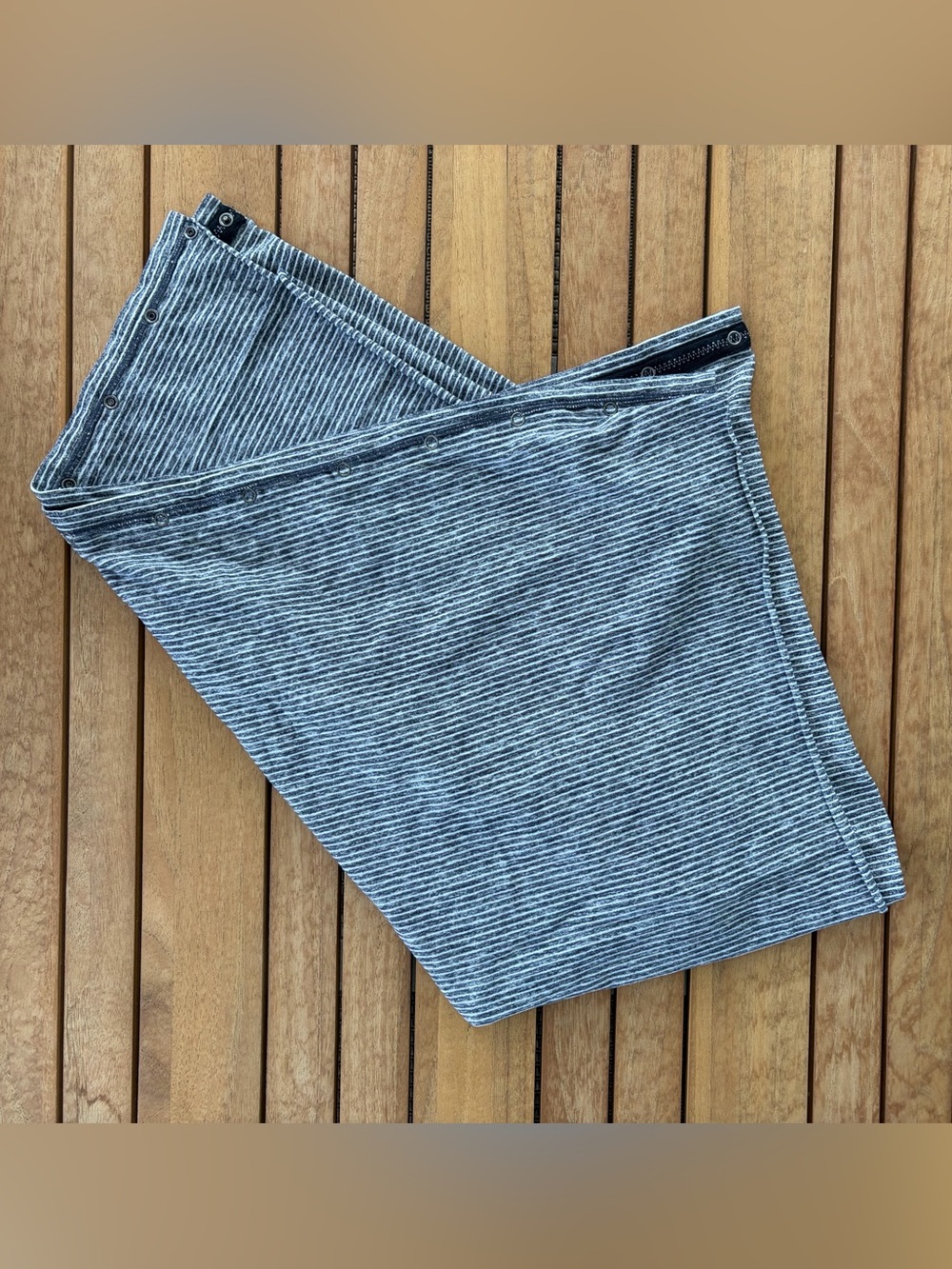Lululemon Vinyasa Scarf Rulu Grey White Striped